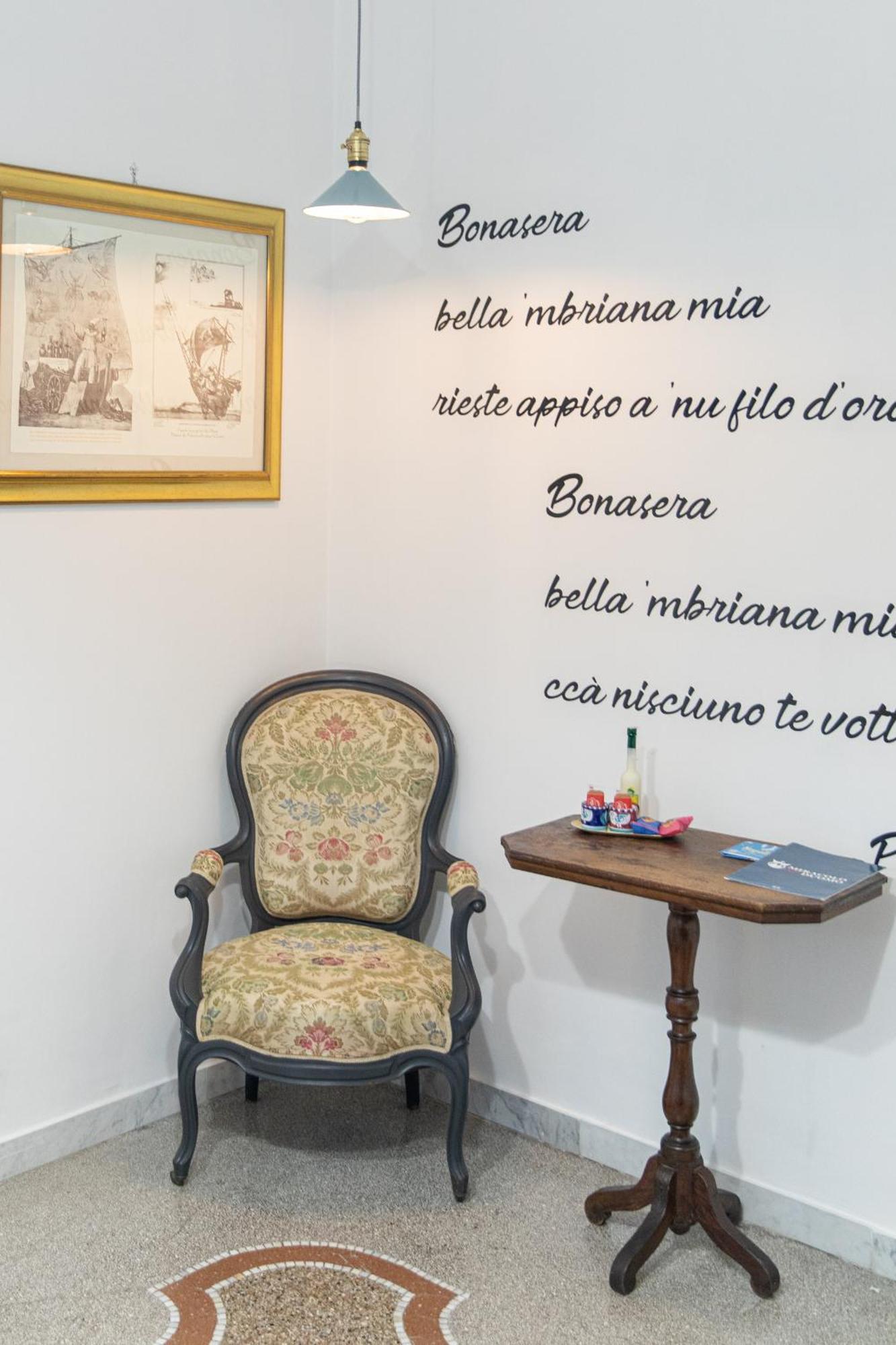 נאפולי Miracolo Al Duomo Smart Accomodations מראה חיצוני תמונה