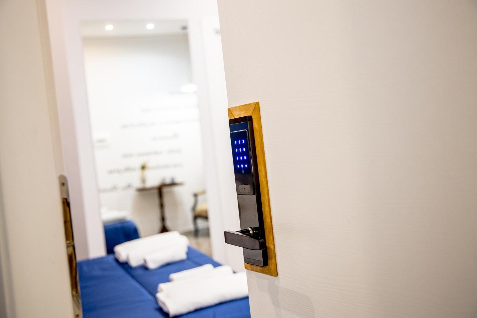 נאפולי Miracolo Al Duomo Smart Accomodations מראה חיצוני תמונה